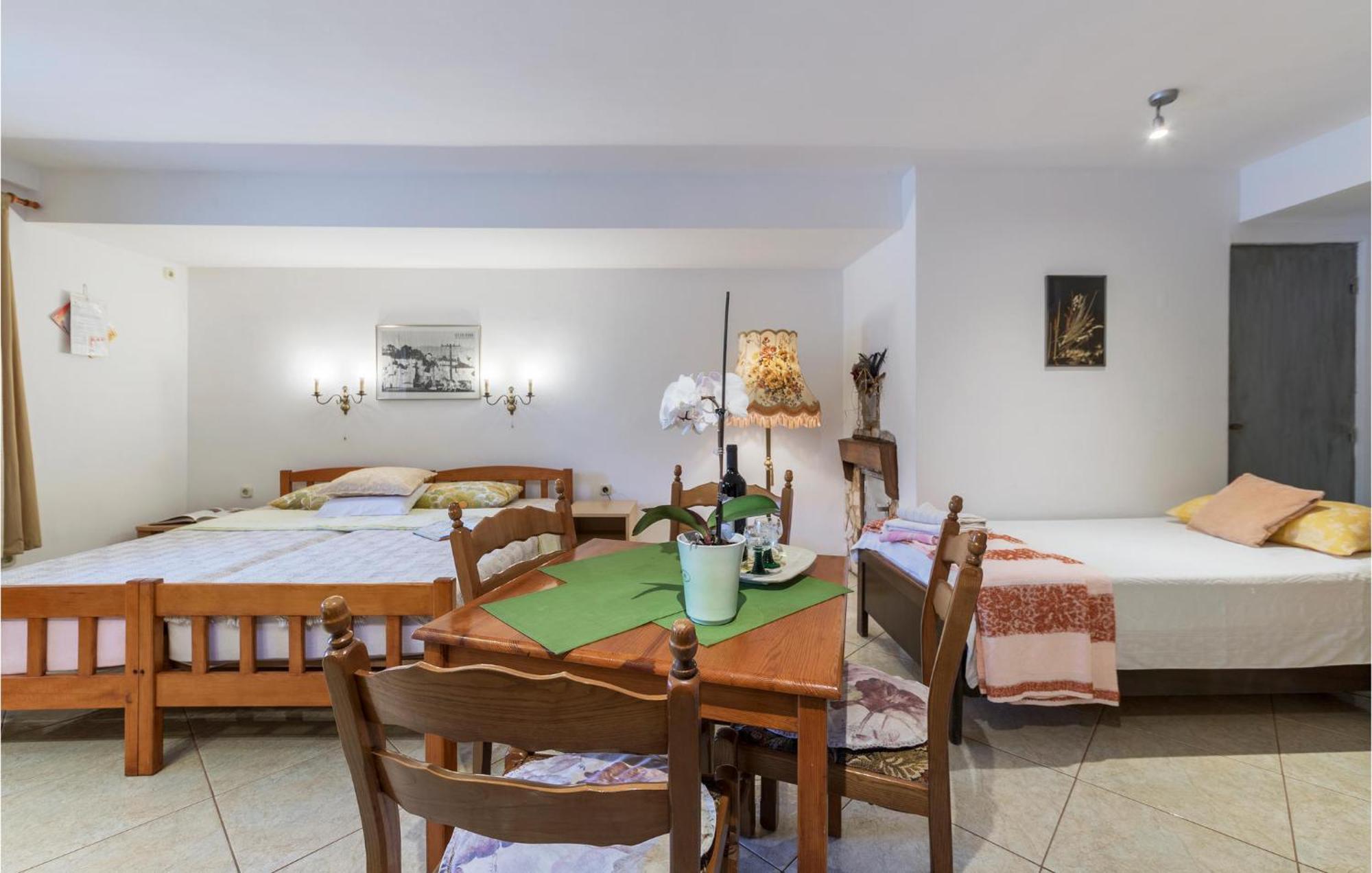 Awesome Studio In Pula With Wifi Zewnętrze zdjęcie