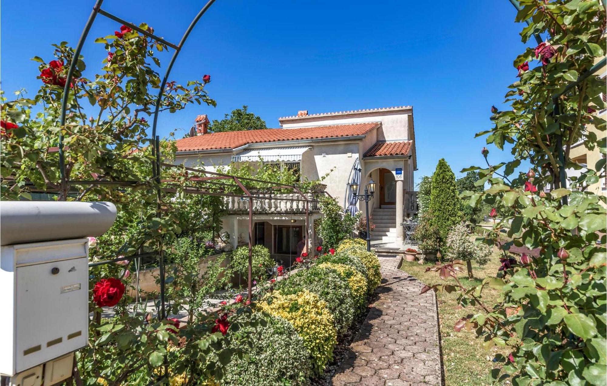 Awesome Studio In Pula With Wifi Zewnętrze zdjęcie